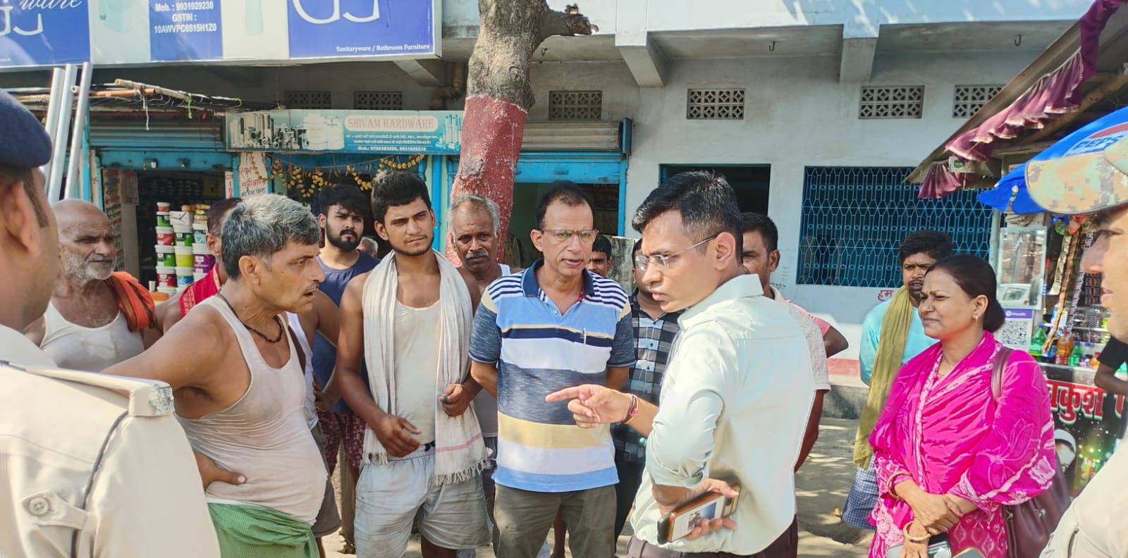 वीरपुर में उप विकास आयुक्त आकाश चौधरी ने किया लोहिया स्वच्छ भारत मिशन का औचक निरीक्षण, अधिकारियों को दिए आवश्यक निर्देश 12
