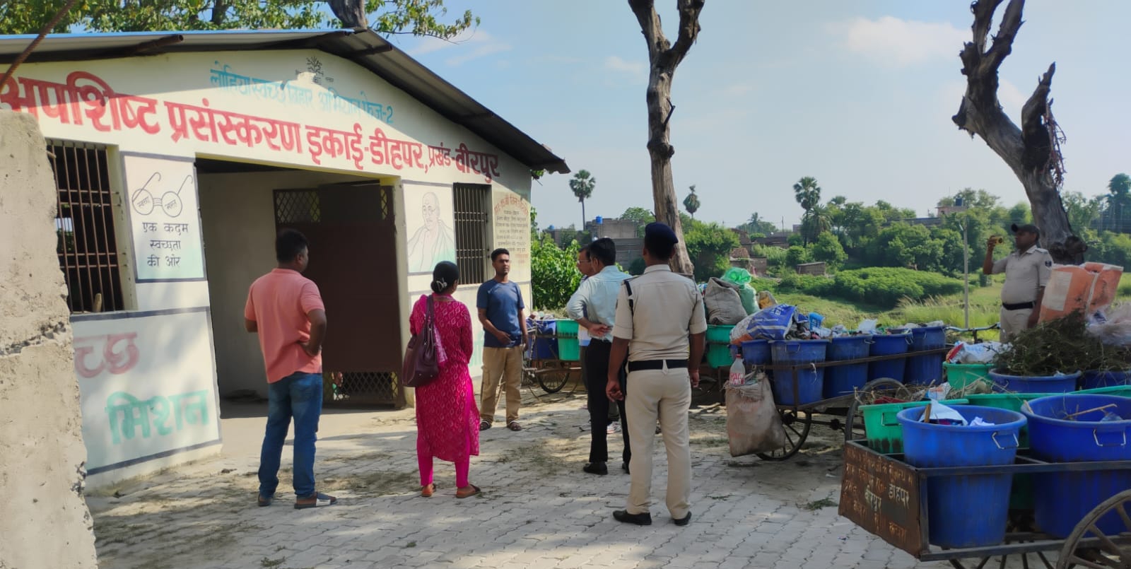 वीरपुर में उप विकास आयुक्त आकाश चौधरी ने किया लोहिया स्वच्छ भारत मिशन का औचक निरीक्षण, अधिकारियों को दिए आवश्यक निर्देश 2