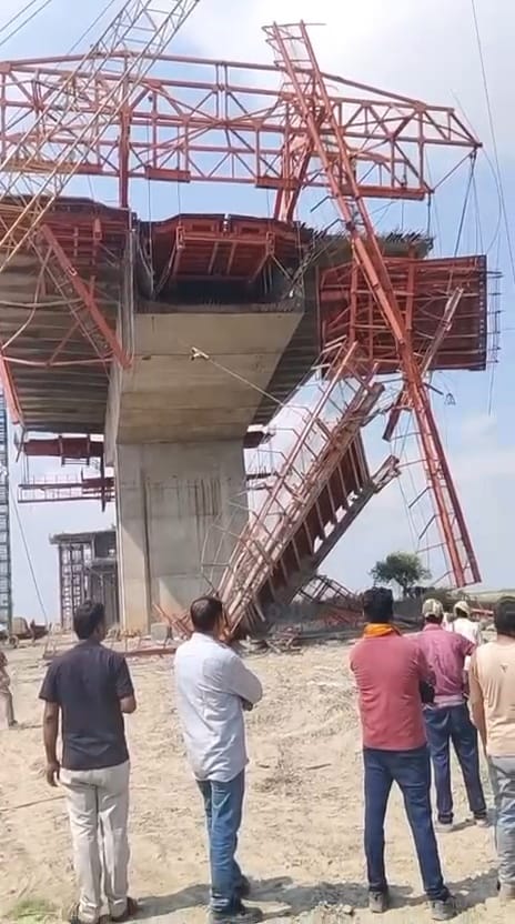 समस्तीपुर: ताजपुर-बख्तियारपुर गंगा सेतु निर्माण के दौरान बड़ा हादसा, स्लैब गिरने से छह मजदूर गंभीर रूप से घायल 2