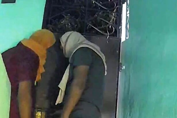 बेगूसराय में दुस्साहस: फुलवरिया में हथियारबंद चोरों ने दो घरों को बनाया निशाना, महिला को रॉड से घायल कर 35 लाख की संपत्ति लूटी 1