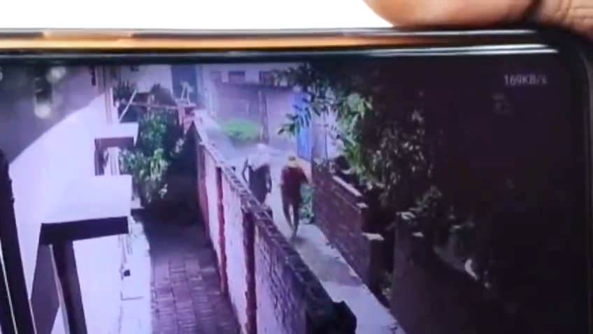 बेगूसराय में दुस्साहस: फुलवरिया में हथियारबंद चोरों ने दो घरों को बनाया निशाना, महिला को रॉड से घायल कर 35 लाख की संपत्ति लूटी 3