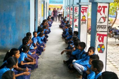 हाई स्कूल में सुरक्षित शनिवार को बाढ़ से बचाव की दी गयी जानकारी 16