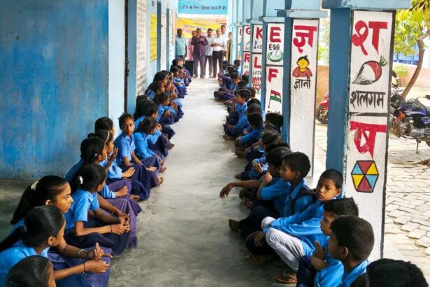 हाई स्कूल में सुरक्षित शनिवार को बाढ़ से बचाव की दी गयी जानकारी 7