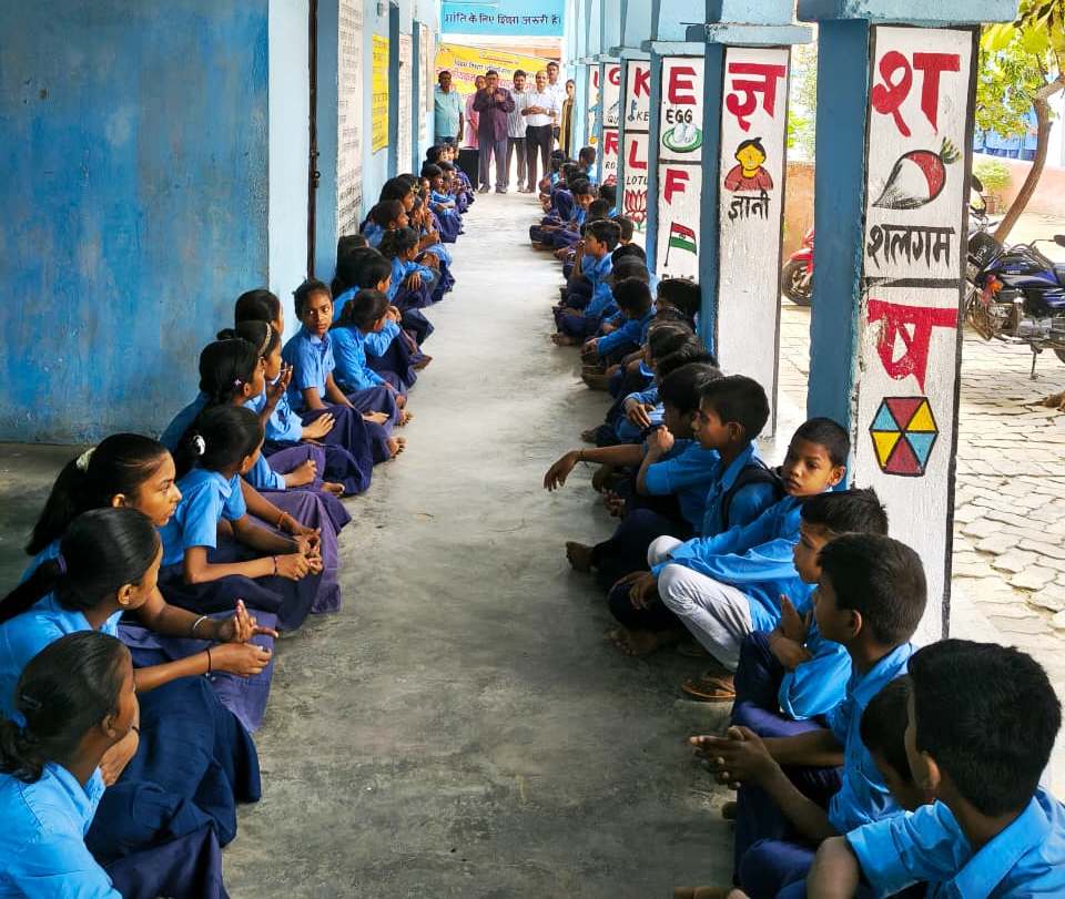 हाई स्कूल में सुरक्षित शनिवार को बाढ़ से बचाव की दी गयी जानकारी 6