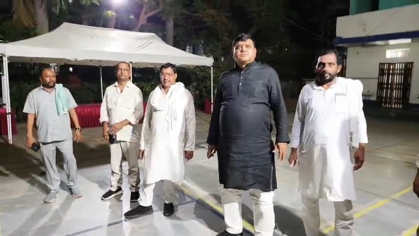 नीतीश कुमार को भारत रत्न की चर्चा पर राजद प्रवक्ता शक्ति सिंह यादव का तंज, कहा- 'उत्कृष्ट कार्य बताए सरकार बार बार पलटी मारने या राज्य को भारी कर्ज में डुबो देने के लिए मिलना चाहिए भारत रत्न सम्मान 4
