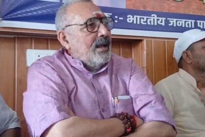 बेगूसराय में स्थापित होगी श्यामा प्रसाद मुखर्जी की प्रतिमा: गिरिराज सिंह ने नेहरू सरकार पर साधा निशाना 17
