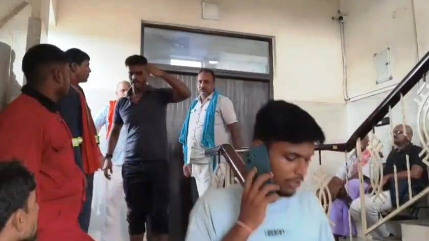 बेगूसराय में शादी की खुशियां मातम में बदलीं: बारात में हर्ष फायरिंग, एक व्यक्ति को लगीं दो गोलियां, हालत गंभीर 3