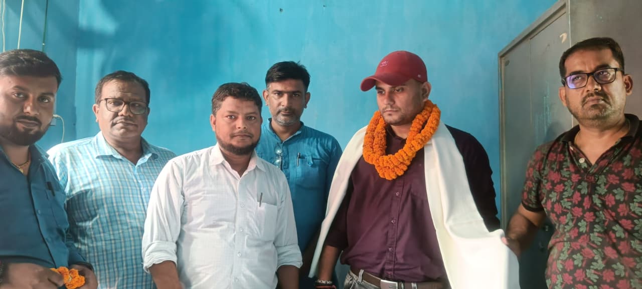 भगवानपुर बीपीआरओ अमित अक्षय मिश्रा ने प्रभारी प्रखंड शिक्षा पदाधिकारी के रूप में किया योगदान, प्राथमिकताओं को किया रेखांकित 6