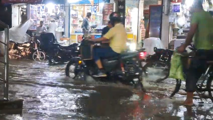 एक घंटे की बारिश में पानी-पानी हुआ समस्तीपुर शहर, कई मोहल्लों में जलजमाव 2