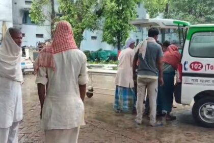 नालंदा: अनियंत्रित कार ने मोटरसाइकिल सवार को मारी जोरदार टक्कर।मोटरसाइकिल पर सवार दो युवकों की हुई मौत, बोलेरो गड्ढे में पलटी 18