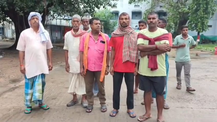 नालंदा: अनियंत्रित कार ने मोटरसाइकिल सवार को मारी जोरदार टक्कर।मोटरसाइकिल पर सवार दो युवकों की हुई मौत, बोलेरो गड्ढे में पलटी 2