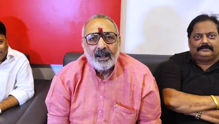 बांकीपुर उपचुनाव: गिरिराज सिंह का प्रशांत किशोर पर बड़ा हमला, कहा- 'वो फ्रॉड हैं और विधानसभा में गंदगी फैलाएंगे' 1