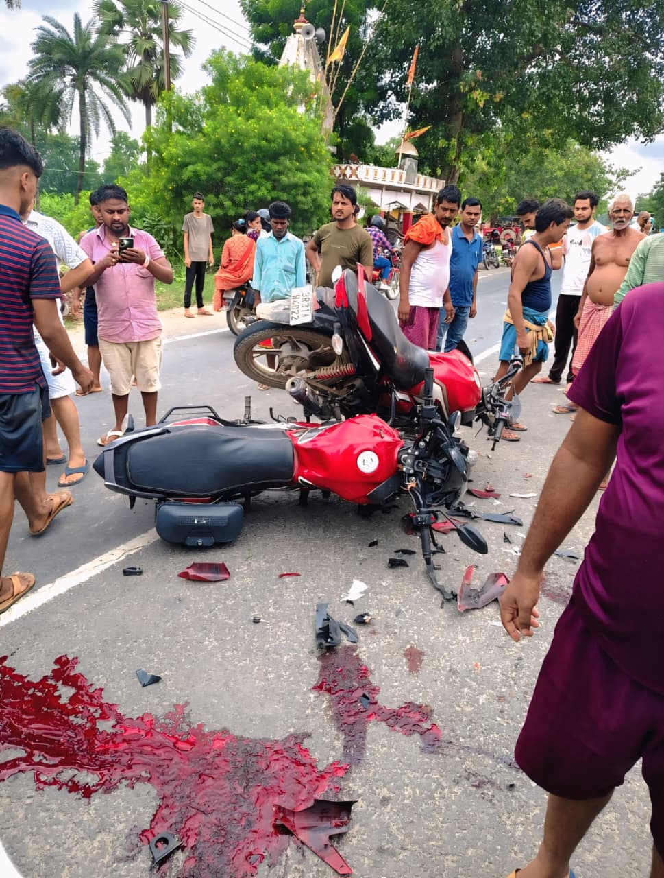 बछवाड़ा के एनएच 28 पर दो बाइक के आमने सामने टक्कर में दोनों बाइक चालक की मौत, दो सवार सवार घायल 3