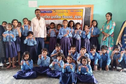स्वस्थ रहने के लिए सफाई जरूरी, प्राथमिक विद्यालय तेलन में हुआ टूथपेस्ट का वितरण 23