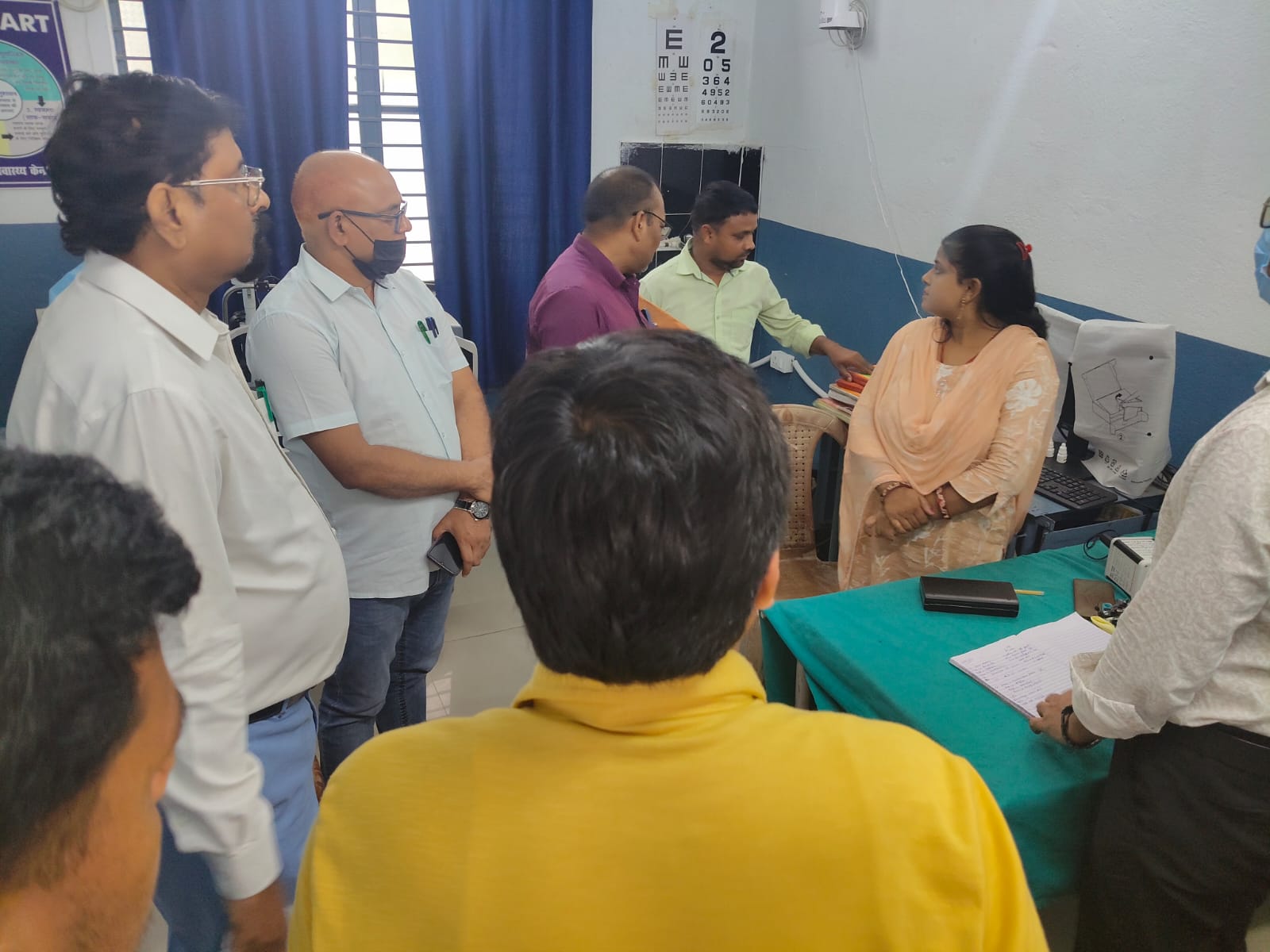 चिकित्सा पदाधिकारी एवं स्वास्थ्य कर्मी ड्रेस कोड का अक्षरशः पालन करें - डा राजेश कुमार 3