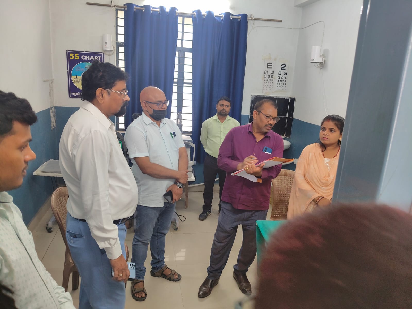चिकित्सा पदाधिकारी एवं स्वास्थ्य कर्मी ड्रेस कोड का अक्षरशः पालन करें - डा राजेश कुमार 2