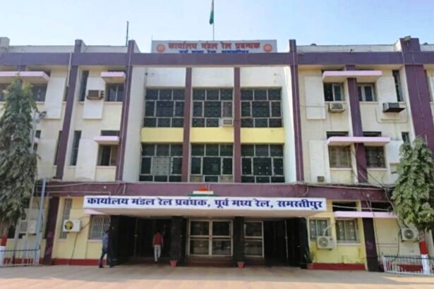 समस्तीपुर रेल मंडल कार्यालय में सीबीआई की छापेमारी; एपीओ और डीलिंग क्लर्क रिश्वत लेते ट्रैप 3