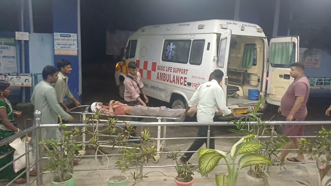 बछवाड़ा के एन एच 122 बी पर सड़क दुर्घटना में तीन किशोर गंभीर रूप से घायल, एक की हालत नाजुक 2