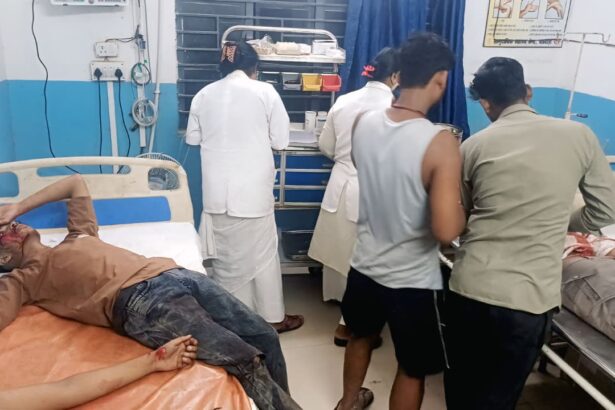 बछवाड़ा के एन एच 122 बी पर सड़क दुर्घटना में तीन किशोर गंभीर रूप से घायल, एक की हालत नाजुक 5
