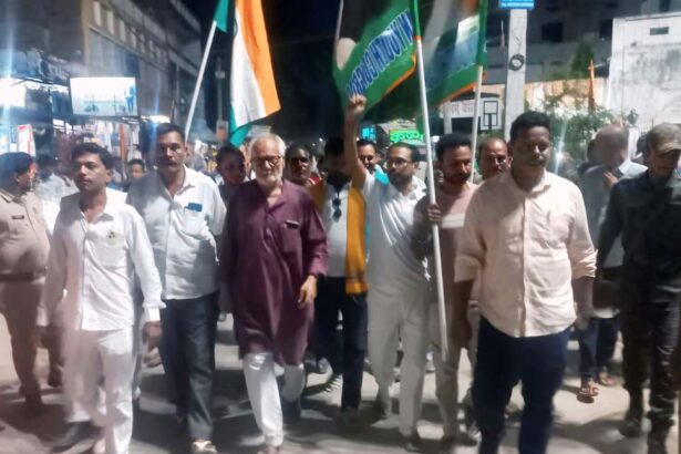 बछवाड़ा में कांग्रेस कार्यकर्ताओं ने धर्मेंद्र प्रधान के इस्तीफे को लेकर निकाला विजय जुलूस 3