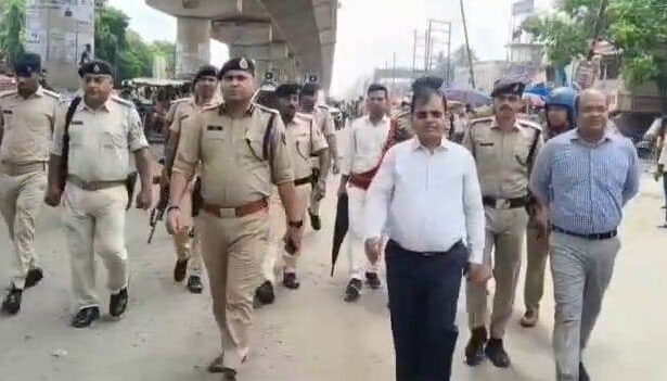नीट परीक्षा पेपर लीक: बेगूसराय में बेअसर रहा बिहार बंद, सामान्य रहा जनजीवन, चौक-चौराहों पर मुस्तैद रही पुलिस 3