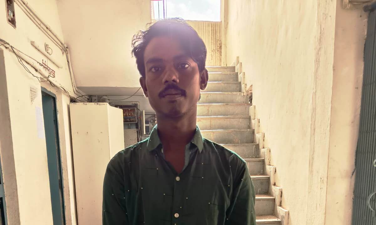भगवानपुर पुलिस ने 8 लीटर देसी शराब के साथ एक कारोबारी को किया गिरफ्तार 3