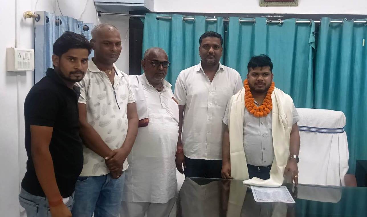 भगवानपुर प्रखंड को मिले नए बीडीओ,निशांत कुमार ने संभाला अपना पदभार,विकास कार्यों में तेजी लाने का दिया भरोसा 4