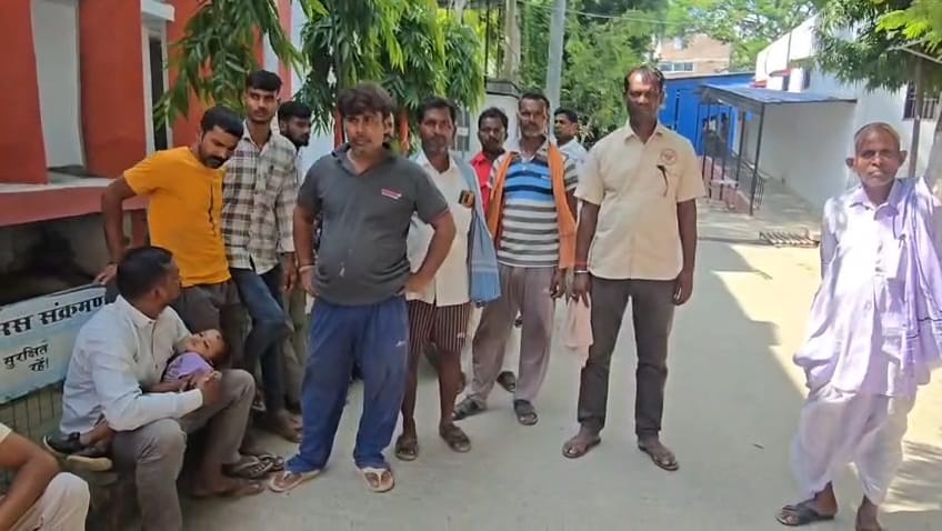 बेगूसराय में सनसनीखेज वारदात: बांध किनारे मिला युवक का शव, धारदार हथियार से हत्या का आरोप 3