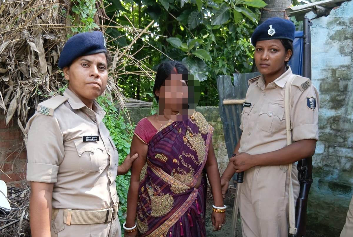 भगवानपुर में 10 लीटर देशी शराब के साथ महिला गिरफ्तार,गुप्त सूचना पर पुलिस की कार्रवाई 9