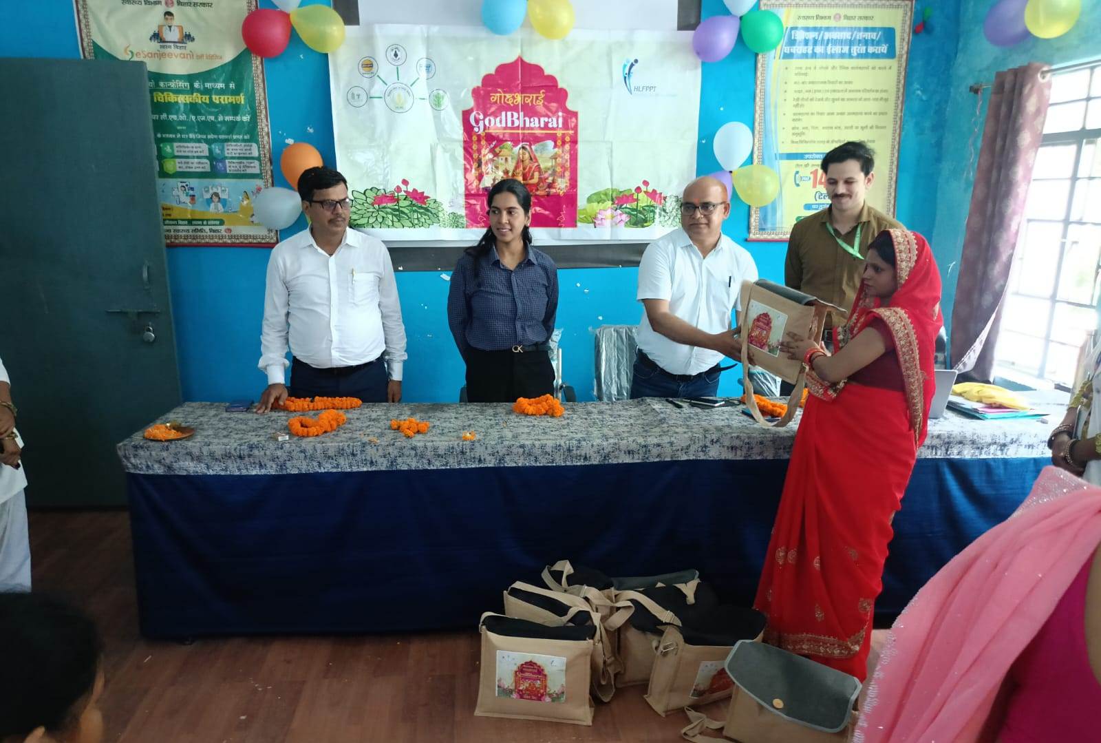 बरौनी पीएचसी में 'सेहत साथी गोद भराई' कार्यक्रम आयोजित: स्वस्थ गर्भवती मां से ही स्वस्थ शिशु का होता है निर्माण - हर्ल एचआर ईश्वर प्रियदर्शी 2