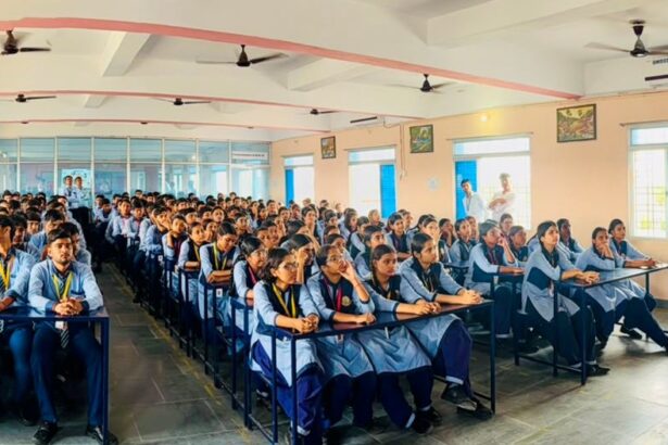 सेंट पॉल पब्लिक स्कूल, तेघड़ा में विद्यार्थियों को साइबर सुरक्षा एवं उत्तरदायी AI उपयोग के प्रति किया गया जागरूक 3