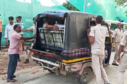 नूरसराय पुलिस ने बाइक लूटकांड का खुलासा, 5 आरोपी गिरफ्तार, मेडिकल के दौरान सदर अस्पताल में आरोपियों का हंगामा, खुद को बताया 'कॉकरेच जनता पार्टी का सदस्य 12