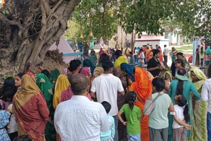 सावन की पहली सोमवारी पर बाबा बनखंडी धाम में उमड़ा आस्था का सैलाब 17