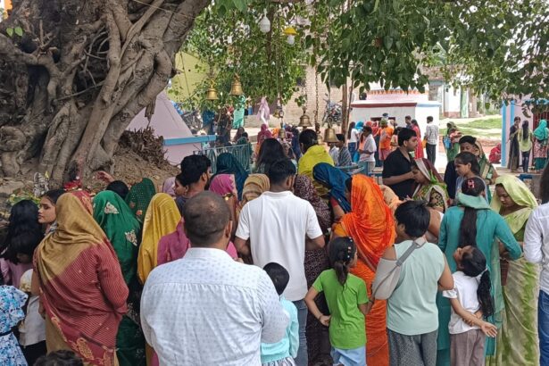 सावन की पहली सोमवारी पर बाबा बनखंडी धाम में उमड़ा आस्था का सैलाब 7