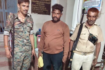 62 लीटर देशी चुलाई शराब के साथ कारोबारी युवक गिरफ्तार   16