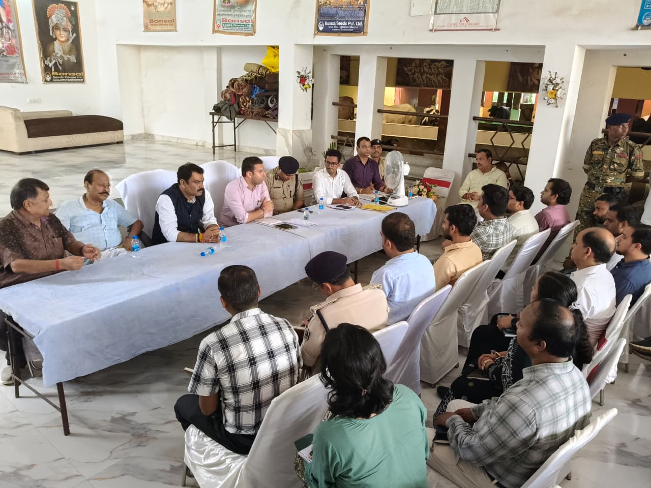तेघड़ा श्रीकृष्ण जन्माष्टमी महोत्सव की तैयारियों का DM-SP ने लिया जायजा, सुरक्षा और सुविधाओं को लेकर दिए सख्त निर्देश 2