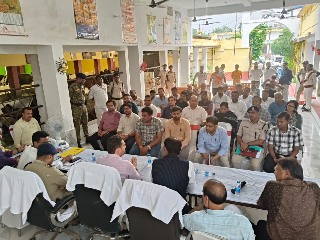 तेघड़ा श्रीकृष्ण जन्माष्टमी महोत्सव की तैयारियों का DM-SP ने लिया जायजा, सुरक्षा और सुविधाओं को लेकर दिए सख्त निर्देश 5