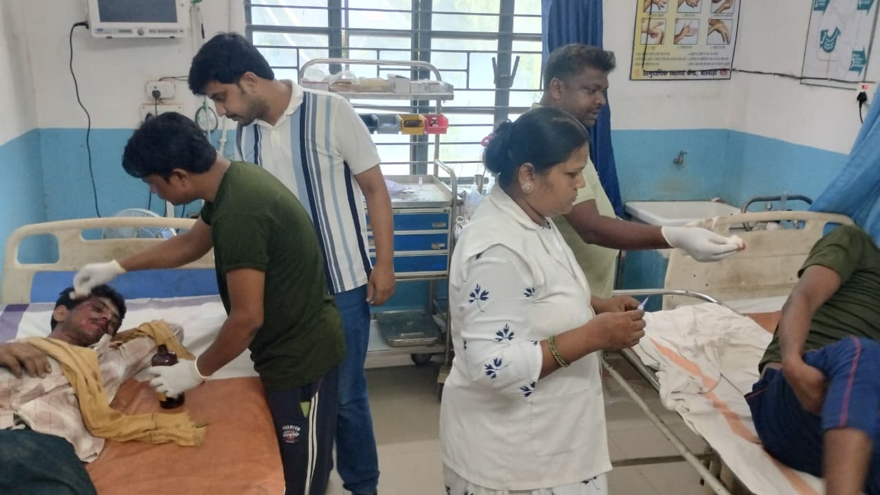 बेगूसराय के बछवाड़ा में दो बाइक के जोरदार टक्कर में दोनों बाइक चालक घायल, एक सवार सुरक्षित 3