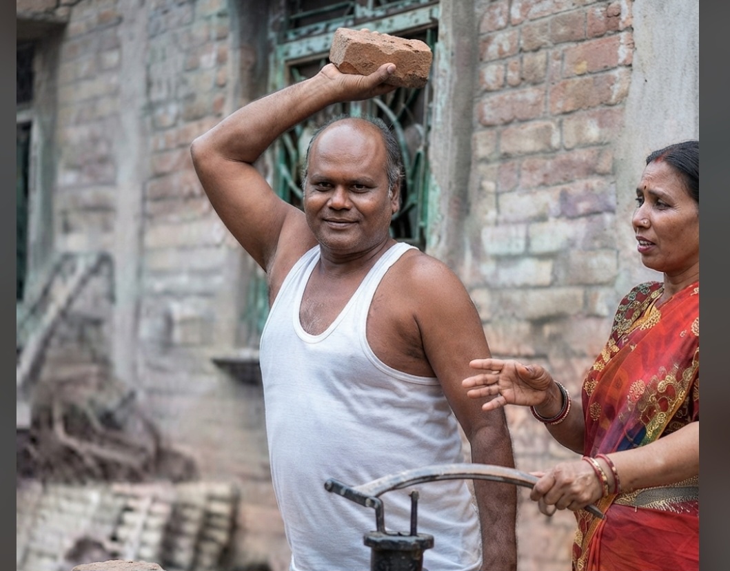 बेगूसराय: फूल तोड़ने गई युवती और उसकी मां पर दबंगों का हमला, लाठी-डंडे और ईंट-पत्थर से पीटा; वीडियो आया सामने 6