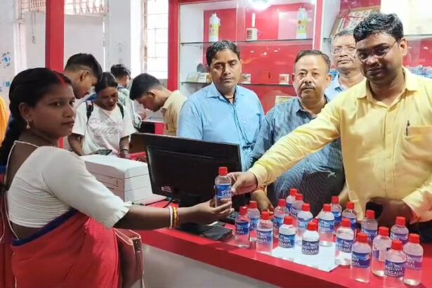 सावन माह में शिवभक्तों के लिए भारत डाक विभाग की पहल, भोलेनाथ के जलाभिषेक के लिए डाक से 30 रुपये में शुद्ध गंगाजल 3