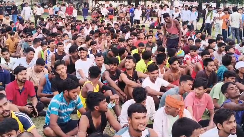 बेगूसराय में 'छात्रों की गूंज' मैराथन: कन्हैया कुमार ने दिखाई हरी झंडी, केंद्र और बिहार सरकार पर साधा निशाना 2