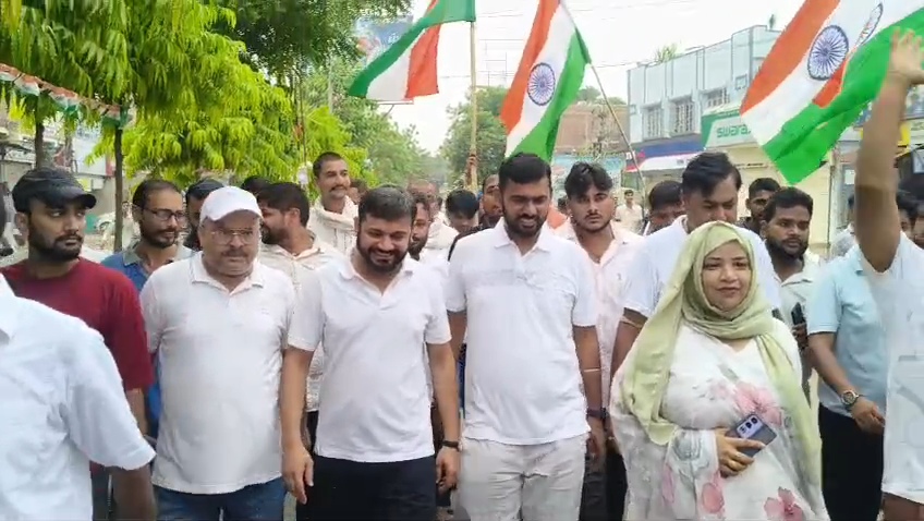 बेगूसराय में 'छात्रों की गूंज' मैराथन: कन्हैया कुमार ने दिखाई हरी झंडी, केंद्र और बिहार सरकार पर साधा निशाना 5