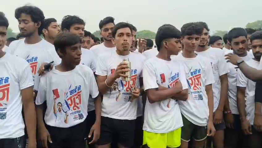 बेगूसराय में 'छात्रों की गूंज' मैराथन: कन्हैया कुमार ने दिखाई हरी झंडी, केंद्र और बिहार सरकार पर साधा निशाना 3