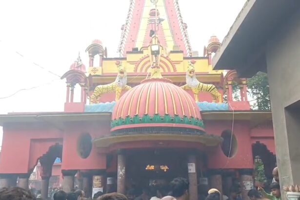 समस्तीपुर: सावन की पहली सोमवारी विद्यापति धाम में भक्तों की भीड़: 1 KM लंबी लाइन, महादेव की आरती के साथ शुरू हुआ जलाभिषेक 1 लाख लोगों के आने की संभावना 3