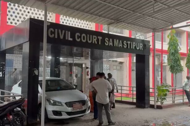 समस्तीपुर: व्यवहार न्यायालय परिसर से पुलिस को चकमा देकर पॉक्सो एक्ट का विचाराधीन कैदी फरार, मची अफरा-तफरी 9
