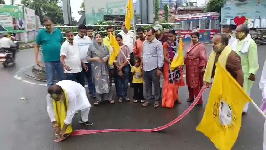 बांकीपुर की जीत पर समस्तीपुर में जश्न: जनसुराज कार्यकर्ताओं ने खेला गुलाल, बांटी मिठाइयां 2