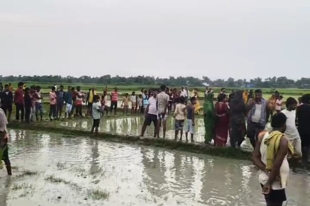 खेत में बैगन तोड़ने गए मां बेटे पर गिरा ठनका,मौके पर ही मौत, एक ग्रामीण भी झुलसा 3
