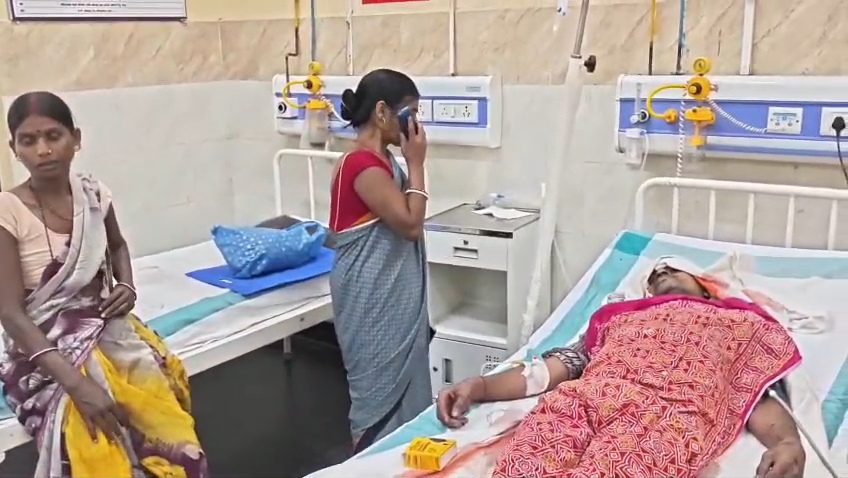 नालंदा सदर अस्पताल के इमरजेंसी वार्ड में गूंजा बैंड-बाजा: तेज धुन से मची अफरा-तफरी, इलाज करा रहे मरीज हुए परेशान 4