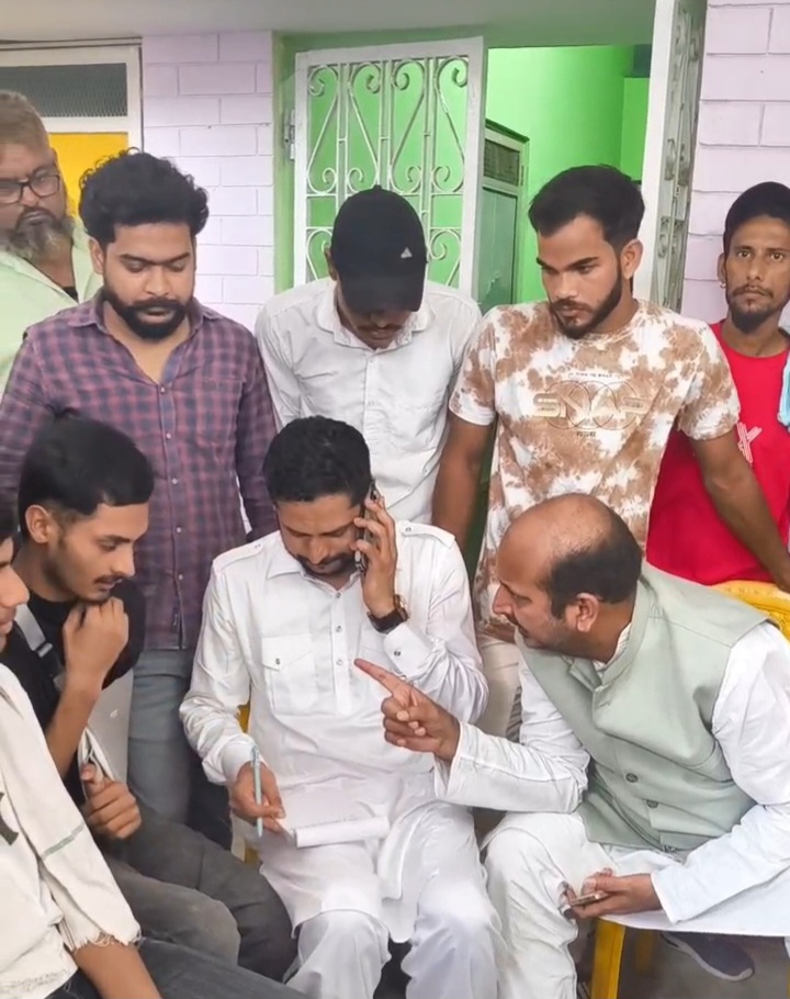 सीवान गोलीकांड: राजद की 7 सदस्यीय जांच टीम ने पीड़ितों से की मुलाकात; न्यायिक जांच, बर्खास्तगी और 25 लाख मुआवजे की मांग 3