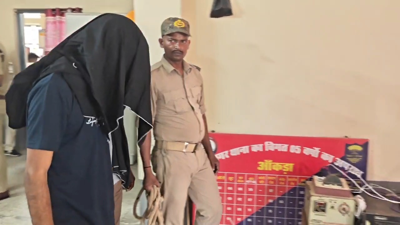 नालंदा: देवीसराय खाद व्यवसायी के घर 1.25 करोड़ डकैती मामले में दो और आरोपी छत्तीसगढ़ से गिरफ्तार, 4 लाख 72 हजार रुपए और सोने के कई आभूषण बरामद  3